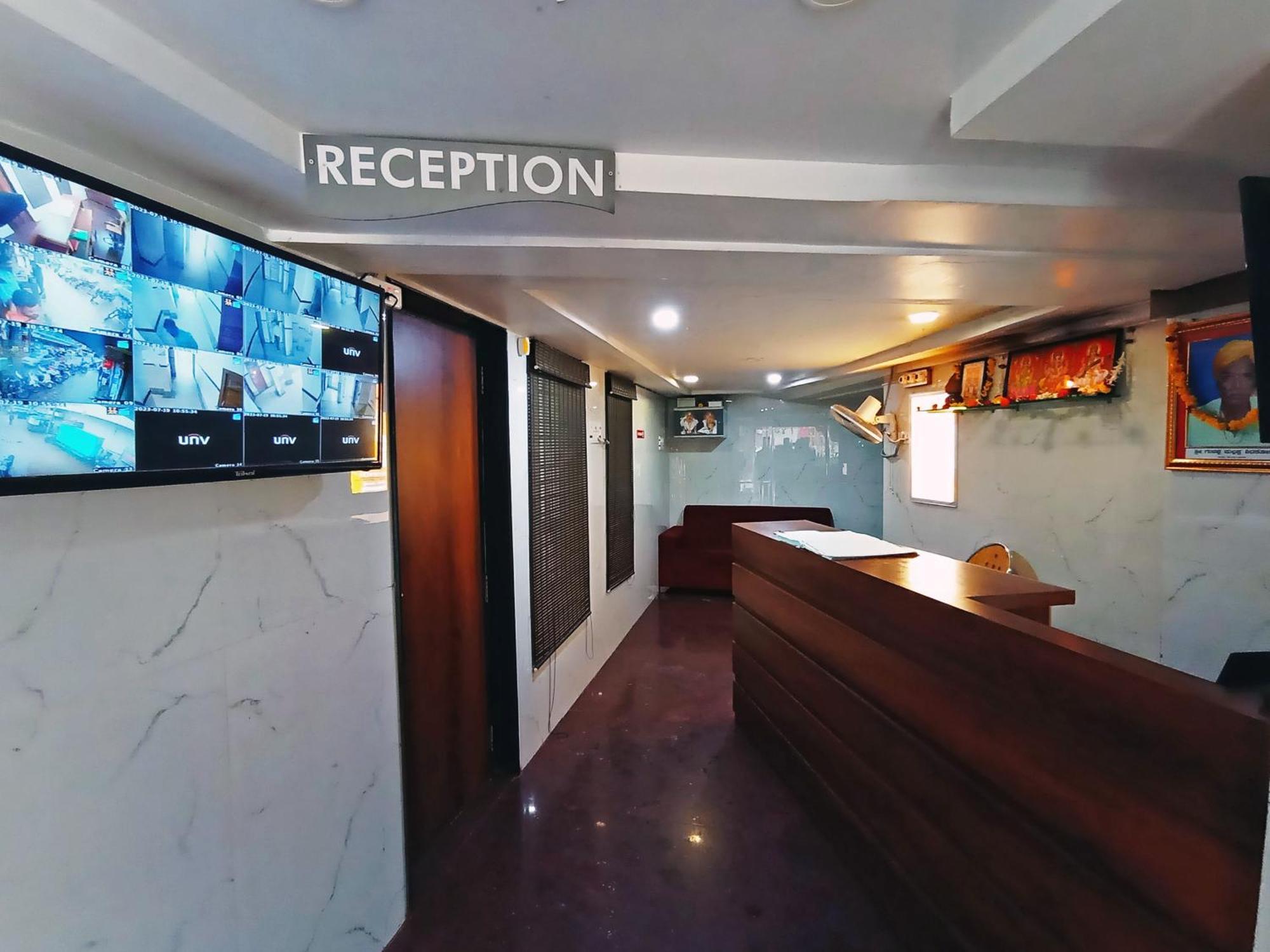 Staymaker Shri Shakti Residency Hubli Eksteriør billede